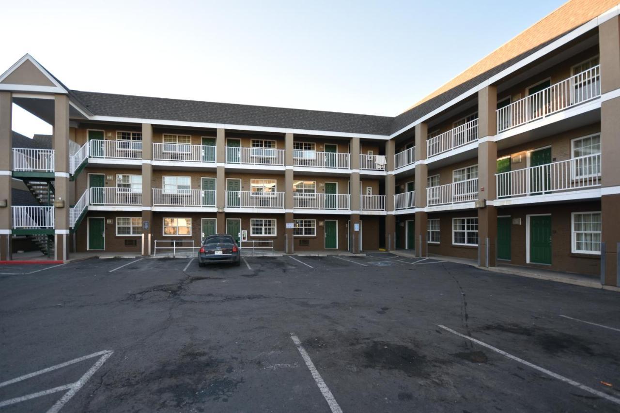Hometowne Studios By Red Roof Denver - Lakewood West Экстерьер фото