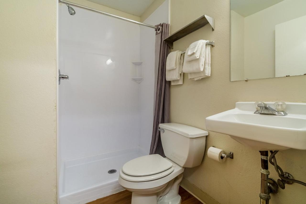 Hometowne Studios By Red Roof Denver - Lakewood West Экстерьер фото