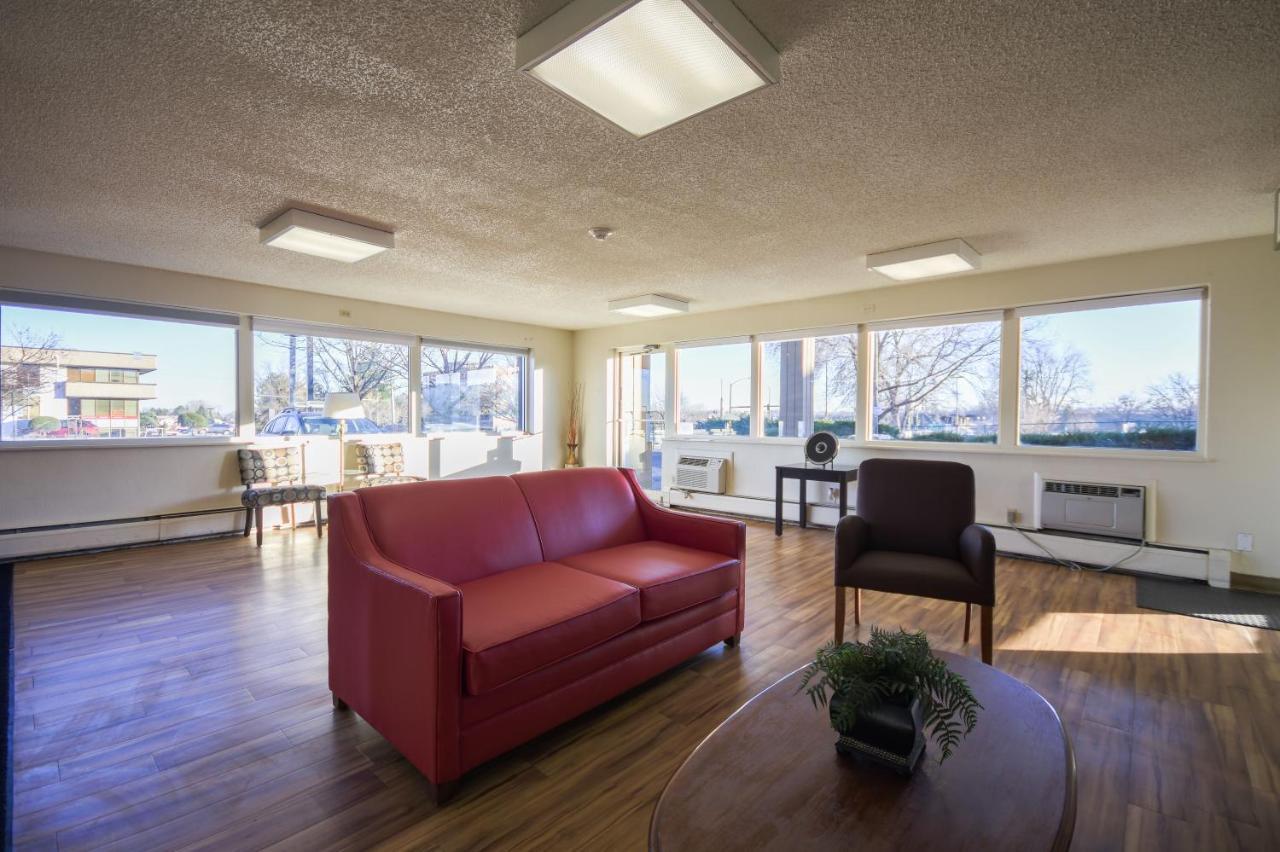 Hometowne Studios By Red Roof Denver - Lakewood West Экстерьер фото