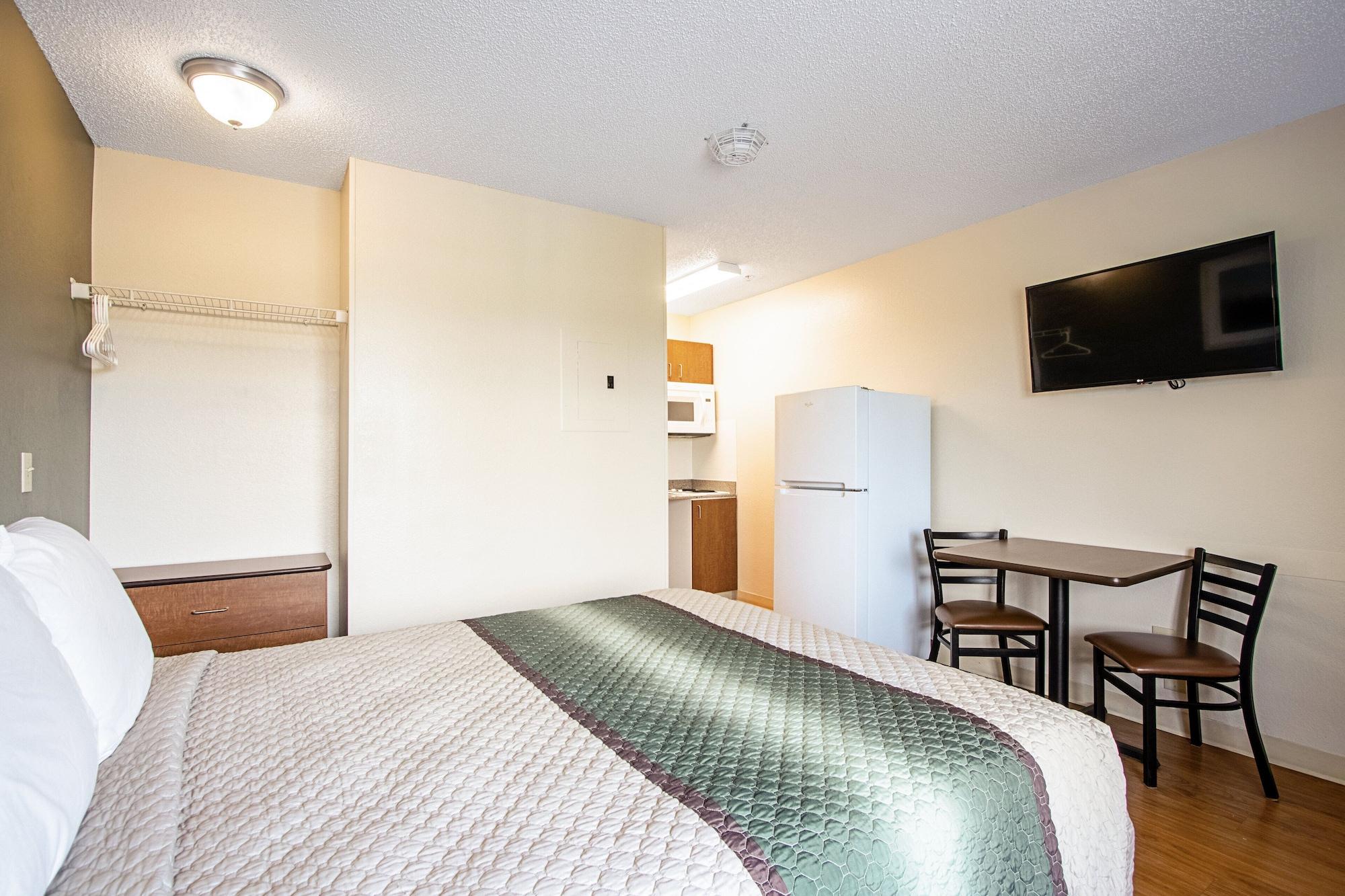 Hometowne Studios By Red Roof Denver - Lakewood West Экстерьер фото