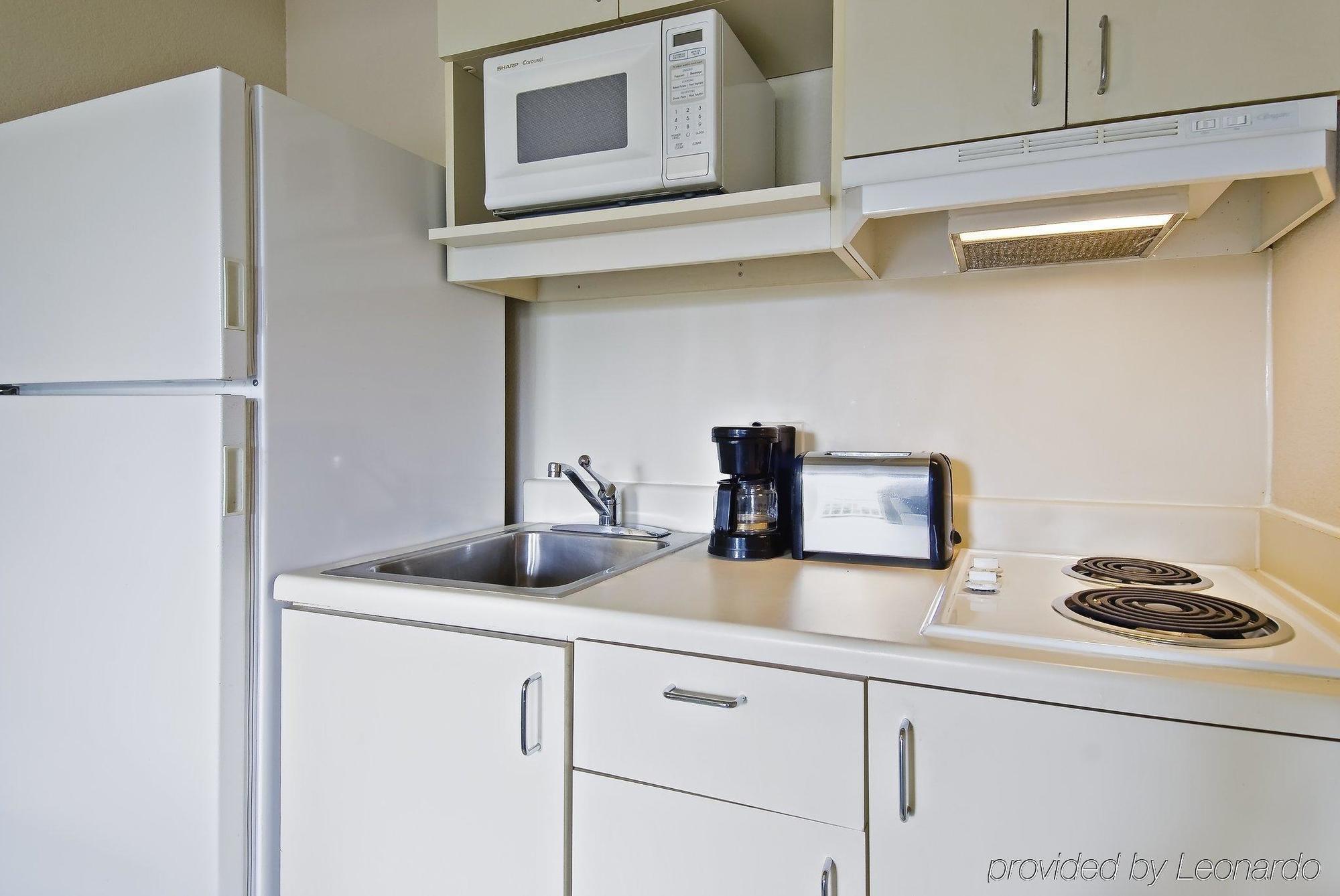 Hometowne Studios By Red Roof Denver - Lakewood West Экстерьер фото